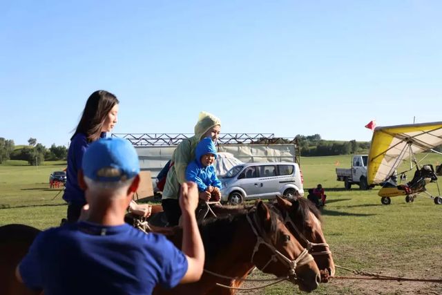 乾港集團高層草原自駕游 乾港集團高層草原自駕游